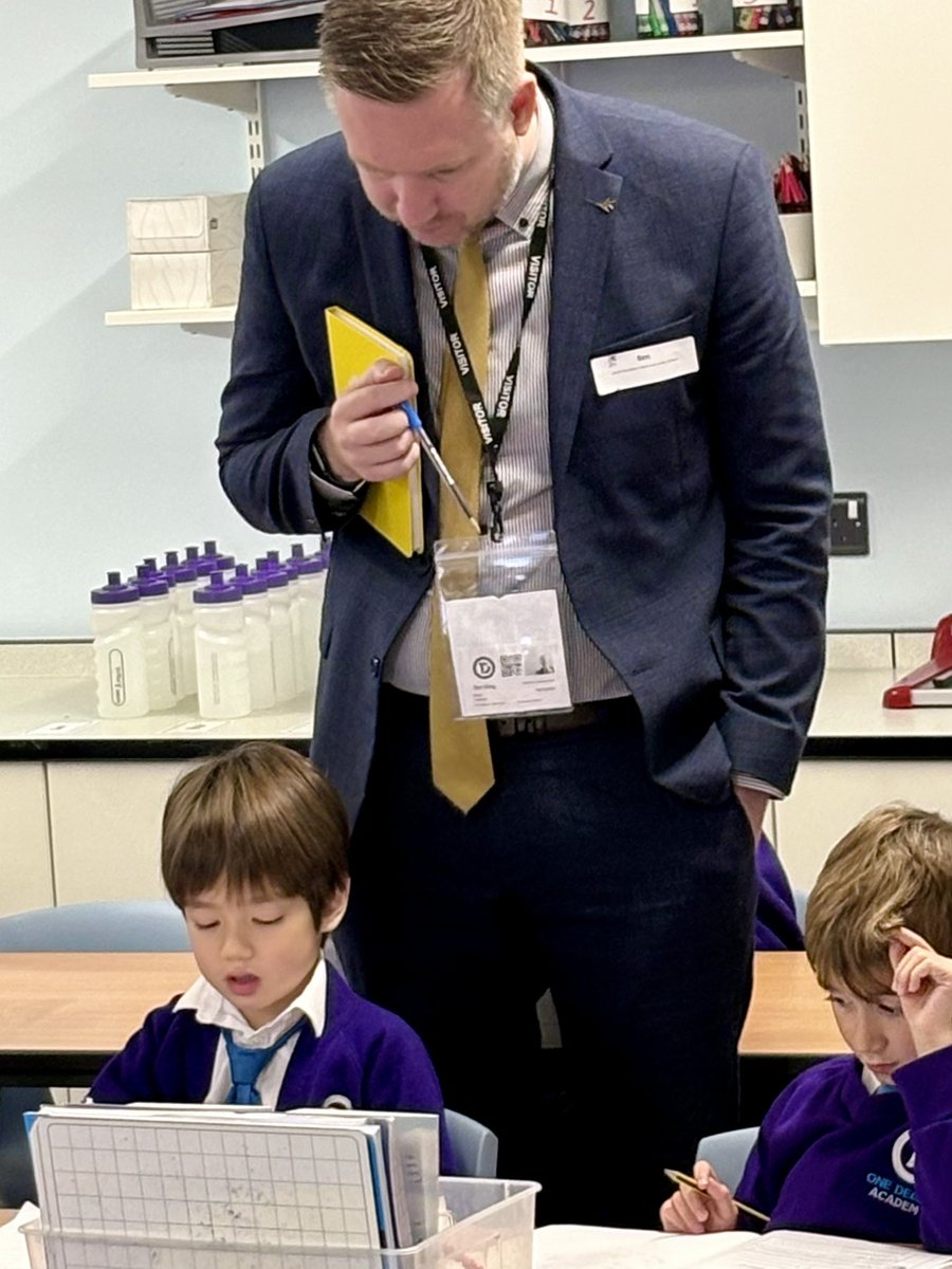 1DegreeAcademy's tweet image. @Steplab_co educators went on a #LearningWalk around One Degree to spot the consistent elements of teaching across the academy, how our associate tutors work together and evidence of #QualityFirst teaching.