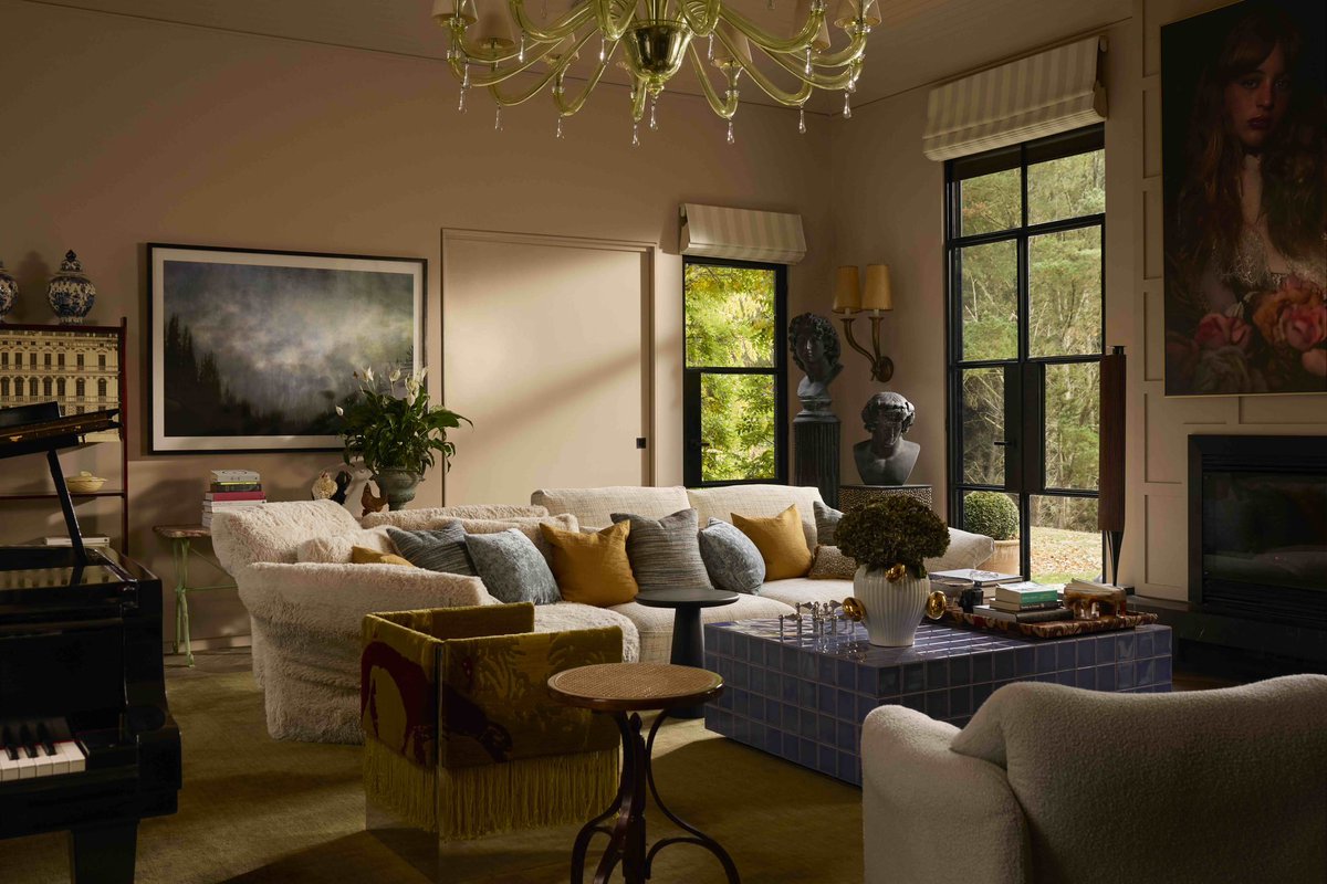 Little Red Rooster tweet media