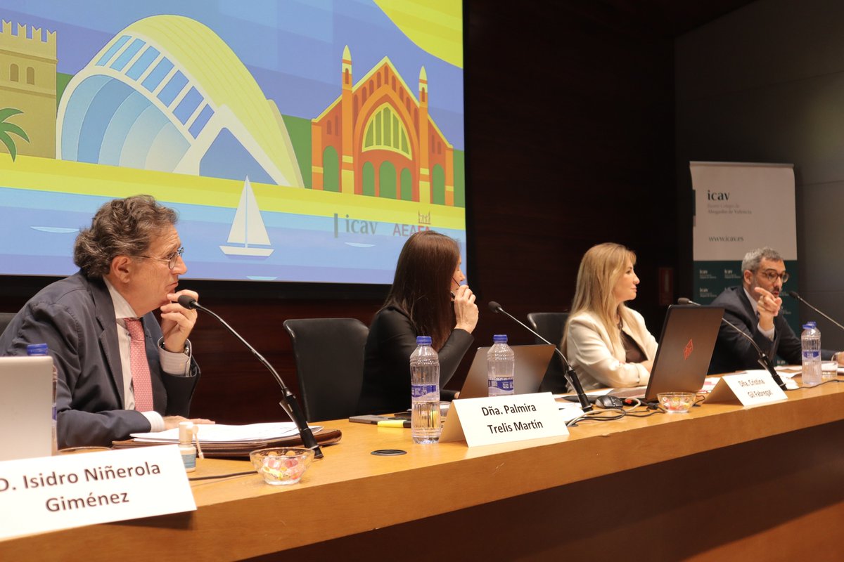 AeafaAbogados's tweet photo. Las ponencias en Valencia han sido de gran nivel, con nuevas voces como la abogada especializada en discapacidad María Fuster o la magistrada del @TConstitucionE Laura Díez Bueso.
Hoy, un excelente foro con nuestro vocal @ramonquintano, el expresi Isidro Niñerola, la LAJ Cristina Gil y la presidenta de la sección de Familia del @ICAV_abogacia, @PTrelis.