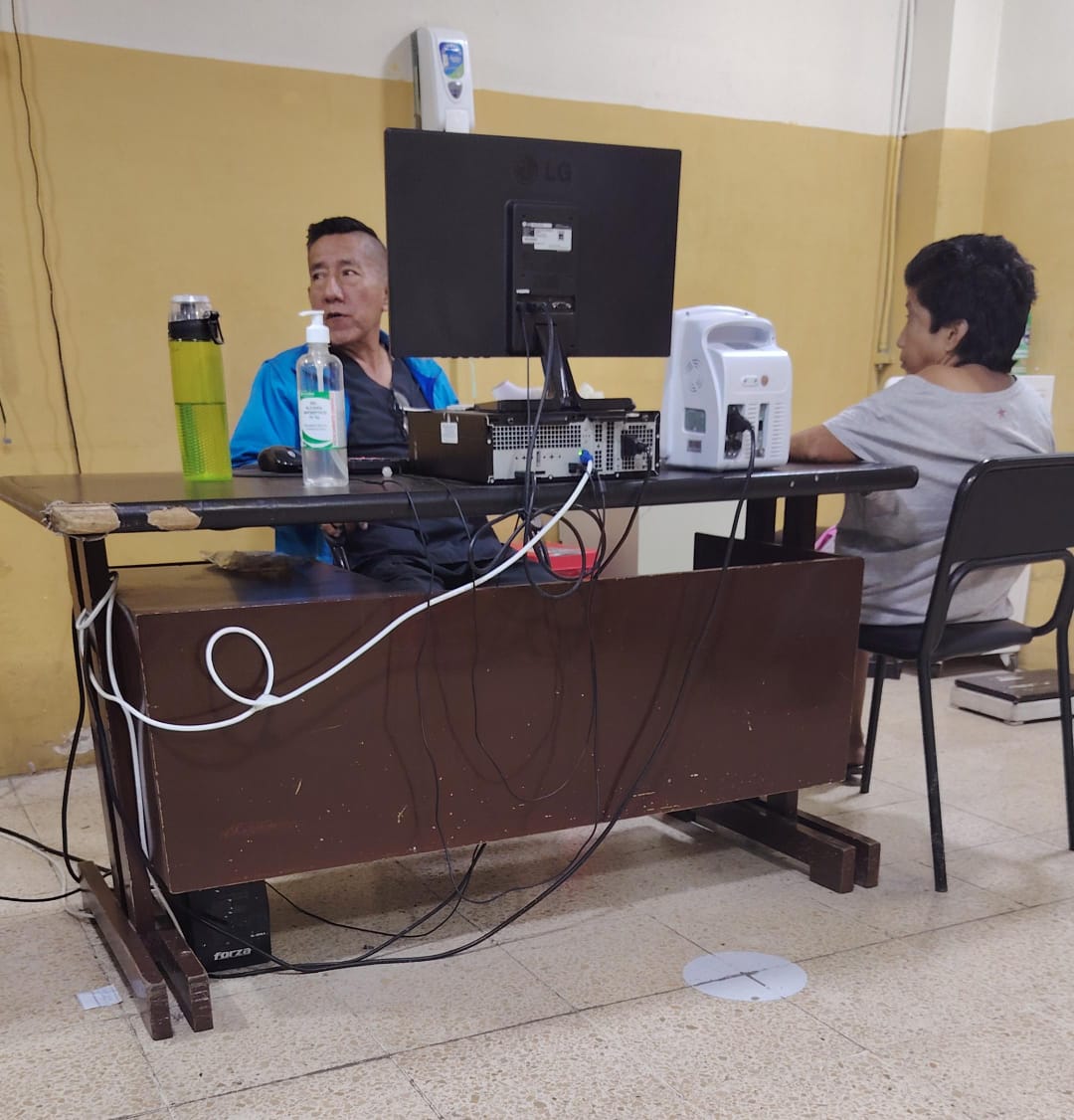 Cdla_Guayacanes's tweet photo. La persona que fue auxiliada por los vecinos del sector fue trasladada al centro de Salud de La Martha de Roldos, es importante que ayuden a compartir esta información para ayudarla a regresar con su familia. #RT https://t.co/DTpBsgu4sb