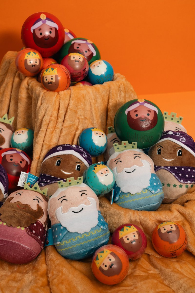 ¡Dale ❤️ si ya tienes claro quién es tu Rey Mago favorito! 🎁💫
¿Eres del team Melchor, Gaspar o Baltasar? 😍
Los #Navilovers sabemos que la ilusión empieza mucho antes del 6 de enero 🎄    

📌 Tiendas Sevilla y Huelva
👑 plasticosur.com/navidad-