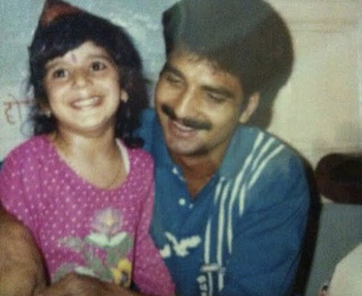 tellychakkar's tweet image. Children’s Day, take a peek at the adorable childhood pictures of your favourite celebs #VickyKaushal, #KaranTacker, #Ayushmann Khurrana, #Rohit Saraf, #Ishaan Khatter, #AbhayVerma &amp;amp; #Ahaan Panday! 🧸💖 #ChildrensDay #BollywoodCuties