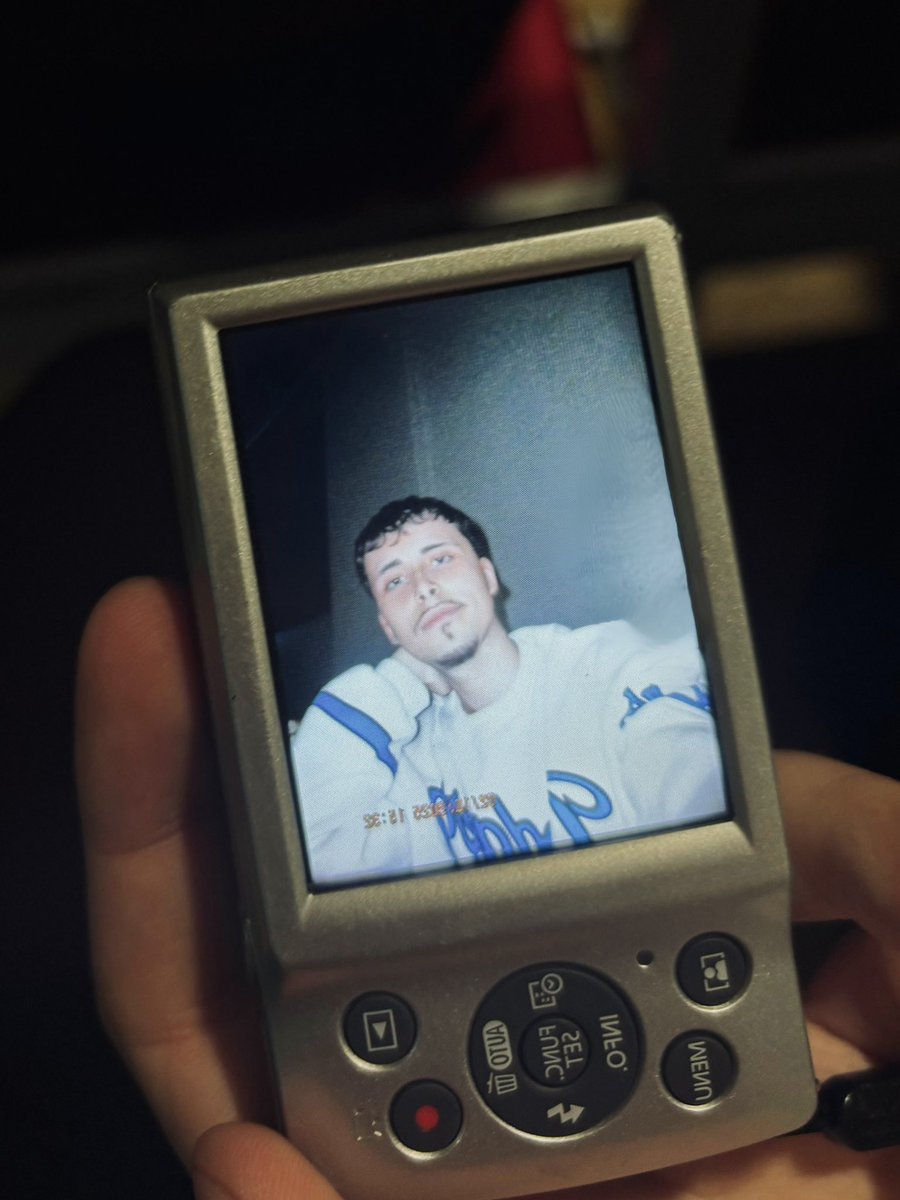 benim kameram değil ama kameram olsa ben de kameramı çok severdim..