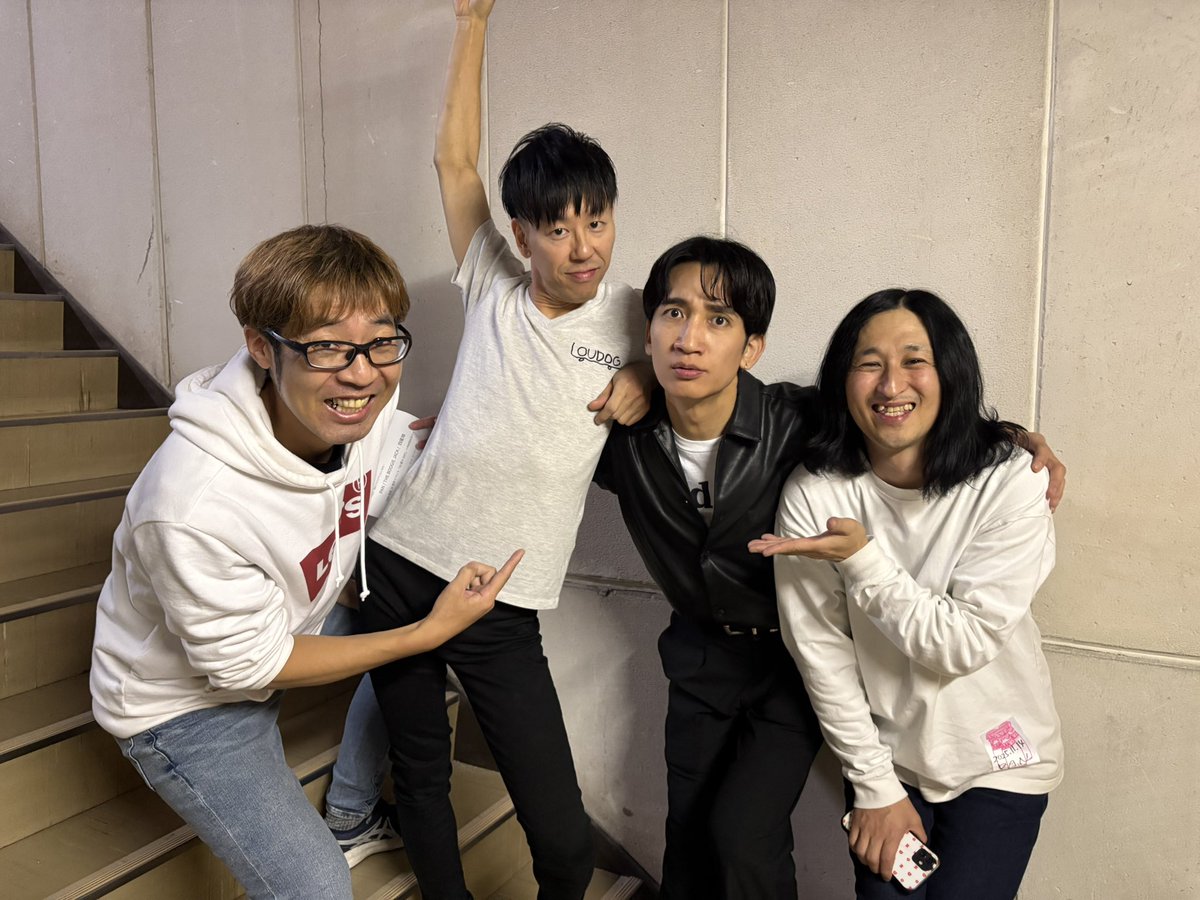 abc_rocknaradio's tweet image. ＼オンエアスタート📡／

#ABCラジオ 「ロックなラジオ」⚡️📻

今日はクアトロで、
PAN 結成30周年イベント
 『30祭やDAY！』〜PANBACK!!!〜
を見てる途中からスタート！🔥

#PAN06 出演直前インタビューも！🍞

お聴き逃しなく！📻
▶︎ radiko.jp/share/?t=20251…

#ロクラジ