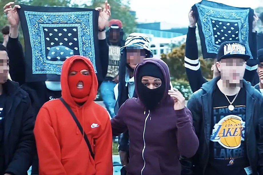 CONSEJO DE SEGURIDAD / Distrito de Tetuán
#ADECOM acudió al Consejo de Seguridad del Distrito de #Tetuán del 11 nov. para preguntar sobre bandas latinas y molestias de locales de ocio en el distrito.
adecom-asociacion.blogspot.com/2025/11/consej…
#BandasLatinas <a href="/Tetuan30Dias/">Tetuán 30 Días</a> <a href="/elmundoes/">EL MUNDO</a> <a href="/elespanolcom/">EL ESPAÑOL</a>