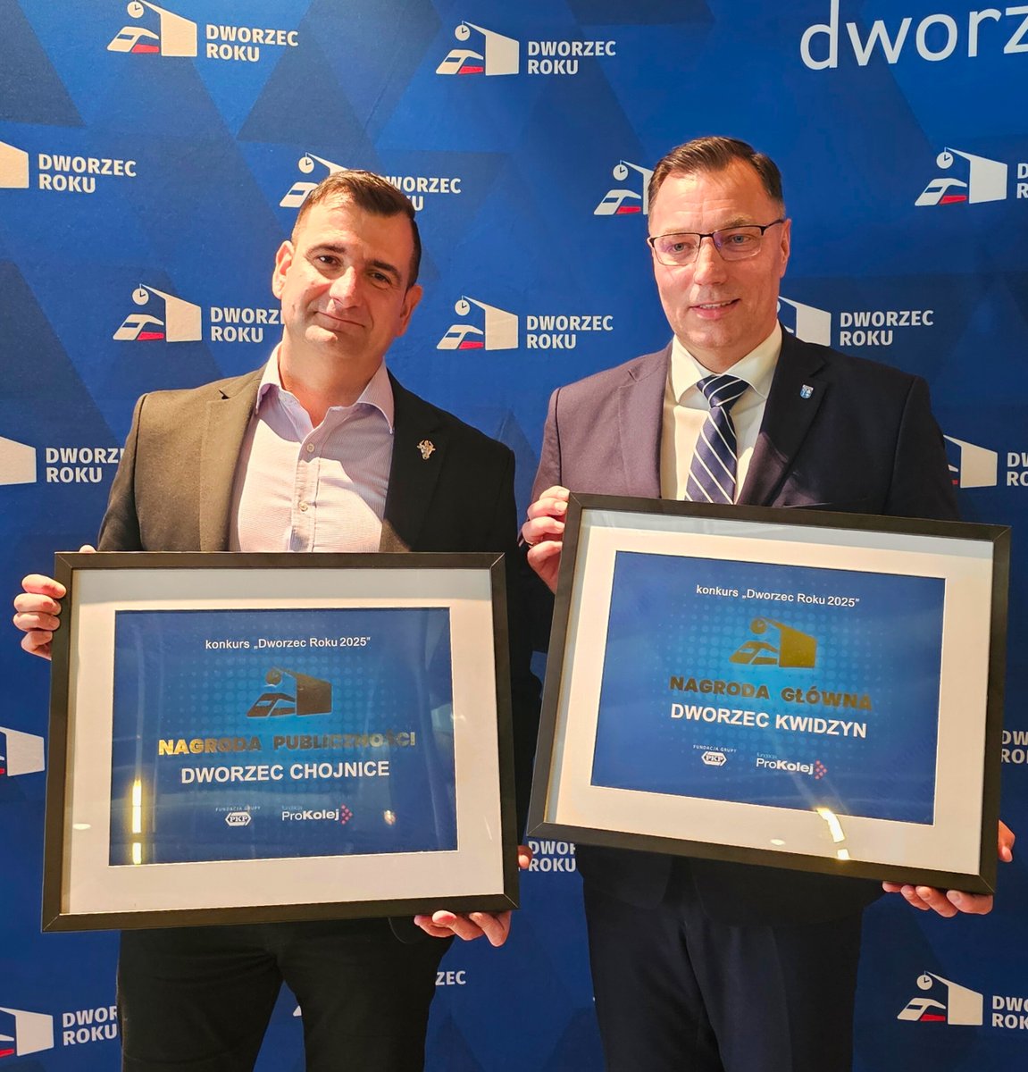 Zakończył się konkurs „Dworzec Roku 2025”
Podczas XV Kongresu Kolejowego odbył się finał.
Nagrodzone zostały:
🥇 Dworzec Kwidzyn siedziba <a href="/kwidzyn_library/">biblioteka_kwidzyn</a> 
🥇 Dworzec Chojnice