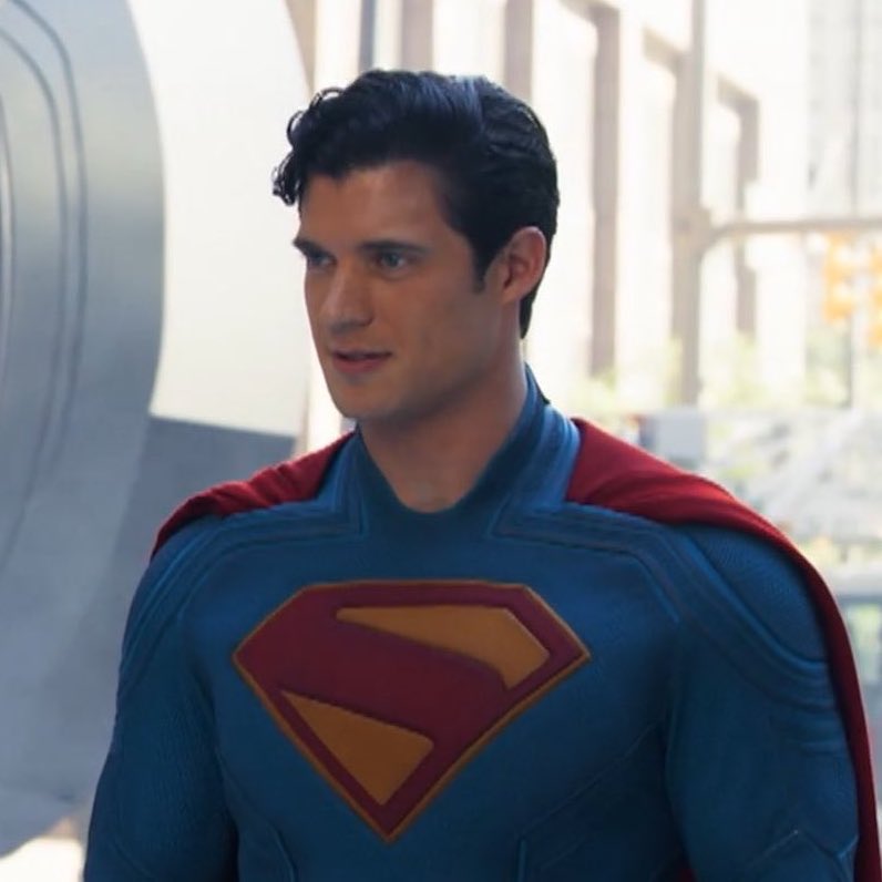 blackhole1011's tweet image. Clark saw ppl on the internet pointing out that Lex&apos;s bunny teeth were so cute and after that whenever Lex opened his mouth Clark would automatically stare at them and they were really cute as said