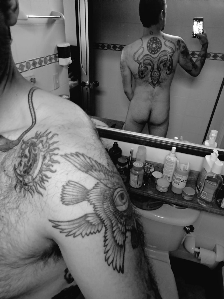 CONCURSO

Para ganar tu #SilverTicket 🎫 envía un video/foto Sexy/Porno con tus tatuajes y el mensaje:

Este sábado 15 de Noviembre estaré en <a href="/AngelsNPCo/">Angel’s NP</a> #INK ♨️ La #MegaOrgía de tatuados y sus fans.
❤️🔁 #SilverTicket 🎫

angelsnp.com 
📱 +573213551313