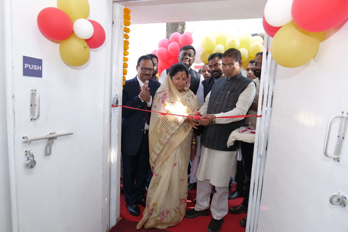 CPMGMP's tweet image. आज दिनांक 14 नवम्बर 2025  भारतीय  डाक विभाग एवं विदेश मंत्रालय के संयुक्त तत्वाधान में मध्य प्रदेश राज्य का 25 वां डाकघर पासपोर्ट सेवा केंद्र मंडला शहर में खोला गया।