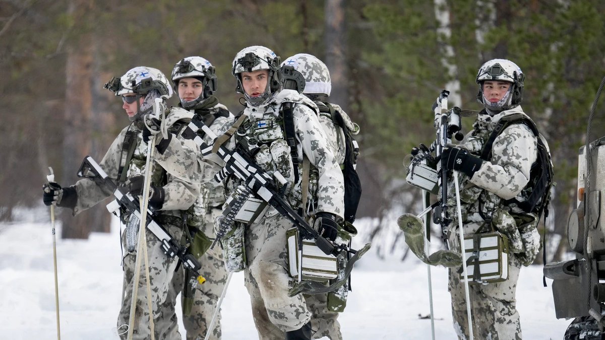 MarioNawfal's tweet image. 🇫🇮🇷🇺 FINLAND BUILDS 1,000 SHOOTING RANGES TO PREP FOR WAR WITH RUSSIA

Finland is pushing for 1,000 civilian shooting ranges as part of a sweeping defense upgrade against Russian threats.

The country already has one of the world’s highest per-capita gun ownership rates.

They’re…