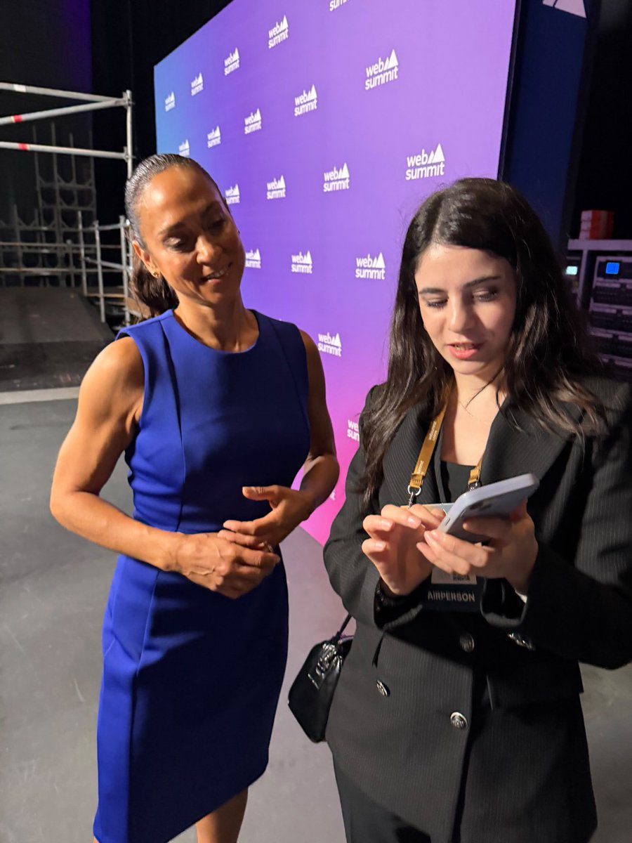 womaneng's tweet image. Had the incredible opportunity to listen to Khartoon Weiss , VP &amp;amp; GM Global Business Solutions at TikTok, during Web Summit Lisbon. 😇

I even got the chance to show her my own TikTok account 🤩

#WebSummit #TikTok #Inspiration #Networking #Lisbon