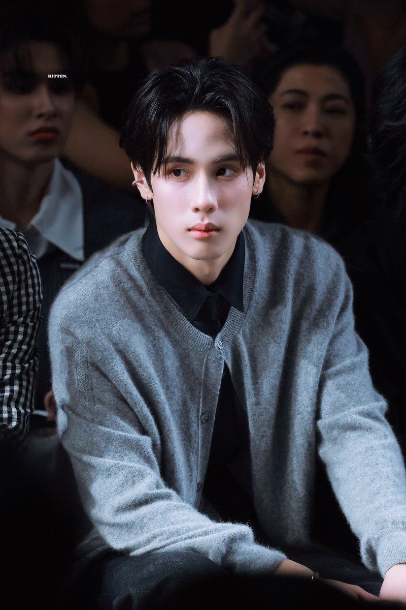 kitten_java's tweet image. สุดหล่อกับ Front row 🫠

#EFW2025xSurfJava
#EFW2025 
#javabh @javabh28