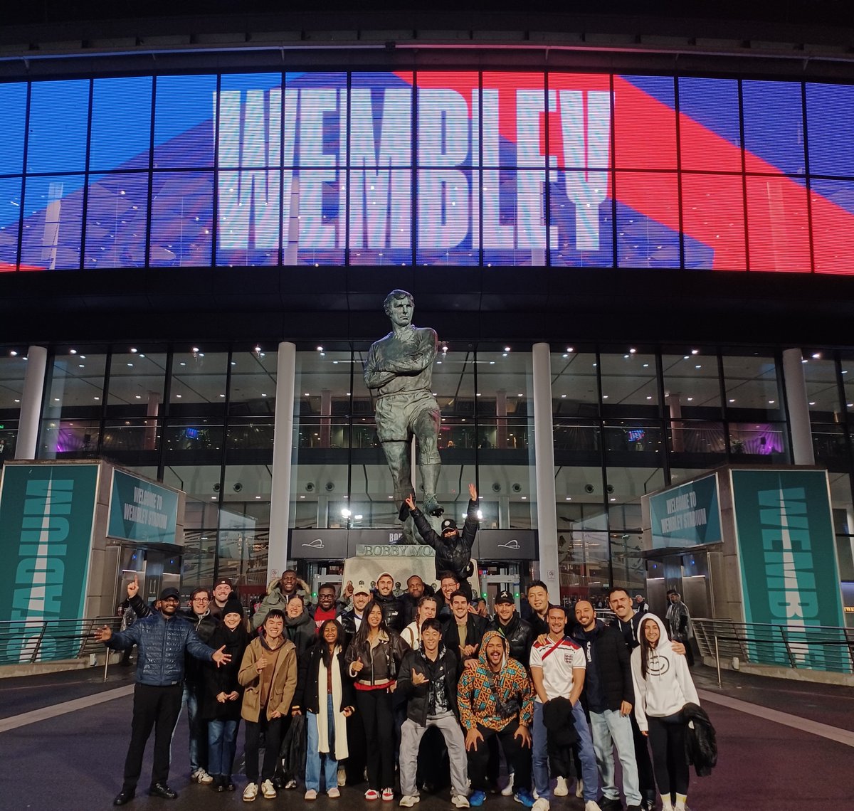 sportCIES's tweet photo. ๐ We love these pictures ๐ธ taken by Humanities of Sport Module Coordinator James Panter ๐ฌ๐ง ๐ผ during the FIFA Master ๐ 2โฃ6โฃth edition class field visit to @wembleystadium for the England v. Serbia UEFA World Cup Qualifier Group Match! ๐ โฝ๏ธ #sportshistory #Wembley #FIFAMaster @England