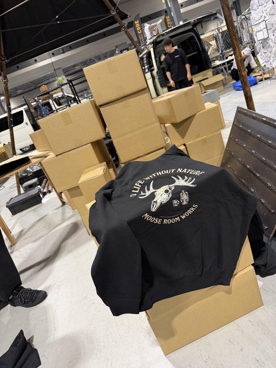 カッコいいブースに仕上がってると思います👌
<a href="/fieldstyle_/">FIELDSTYLE_ OFFICIAL</a> 
ブース０２１<a href="/moose20181122/">【公式】MOOSE ROOM WORKS</a> 
L字で<a href="/STEPPING_S/">STEPPING STONES【公式】</a> <a href="/Monoso_Info/">monoso_info</a> 
北海道メンバー固まっております🙌
ぜひお立ち寄りください🙇‍♂️