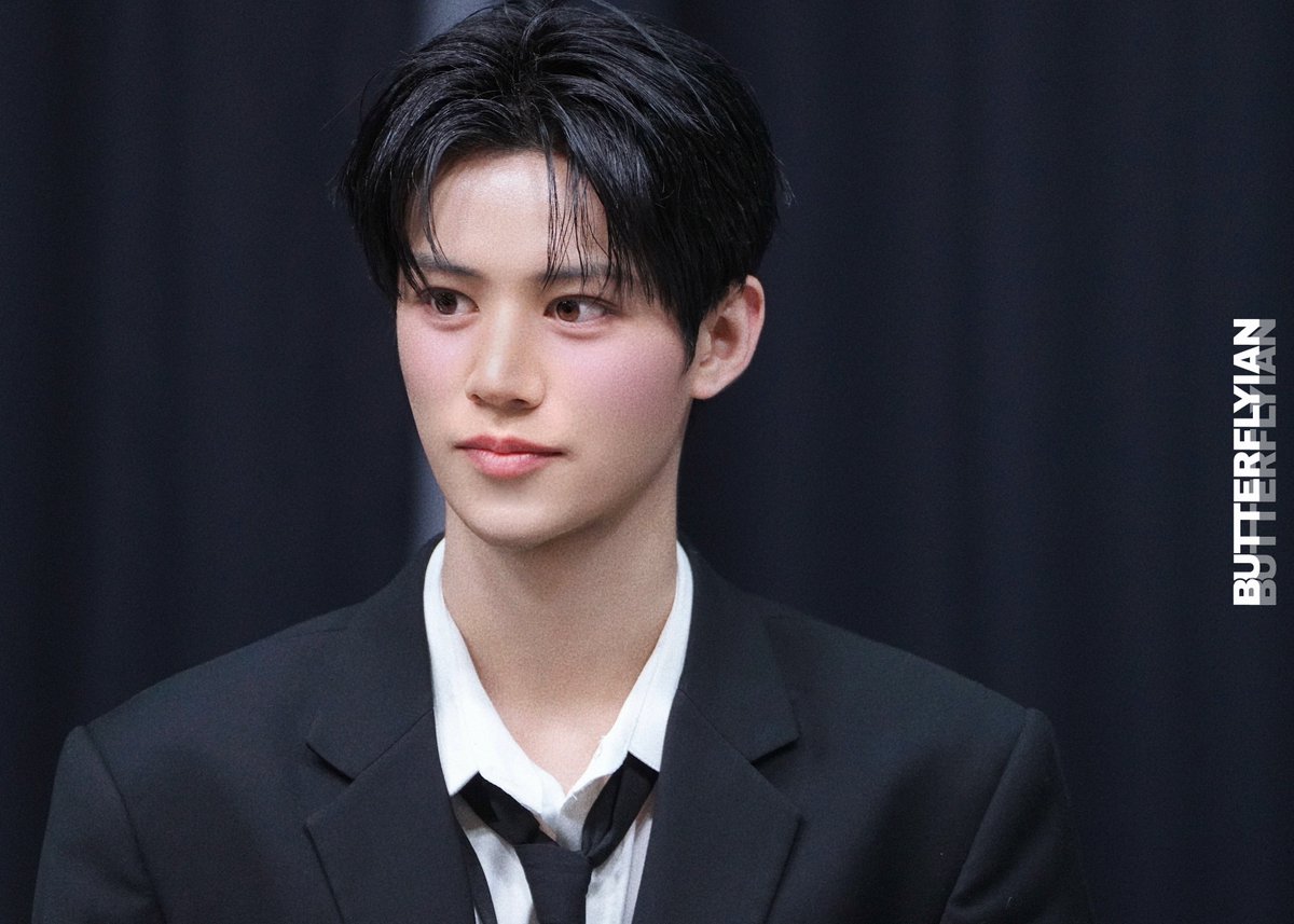 251109 뮤빗 팬싸 

#이안 #Ian #イアン
#루네이트 #LUN8 #ルネイト