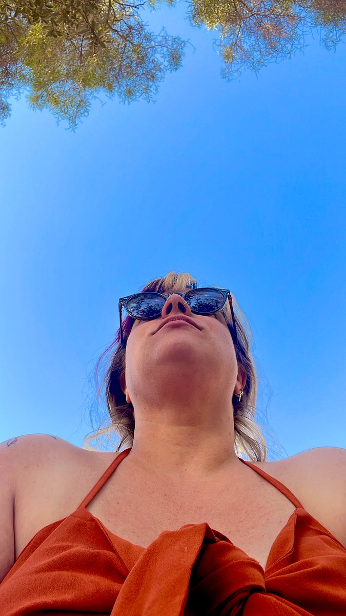 לא 100 אחוז בטוחה מה אני עושה כאן