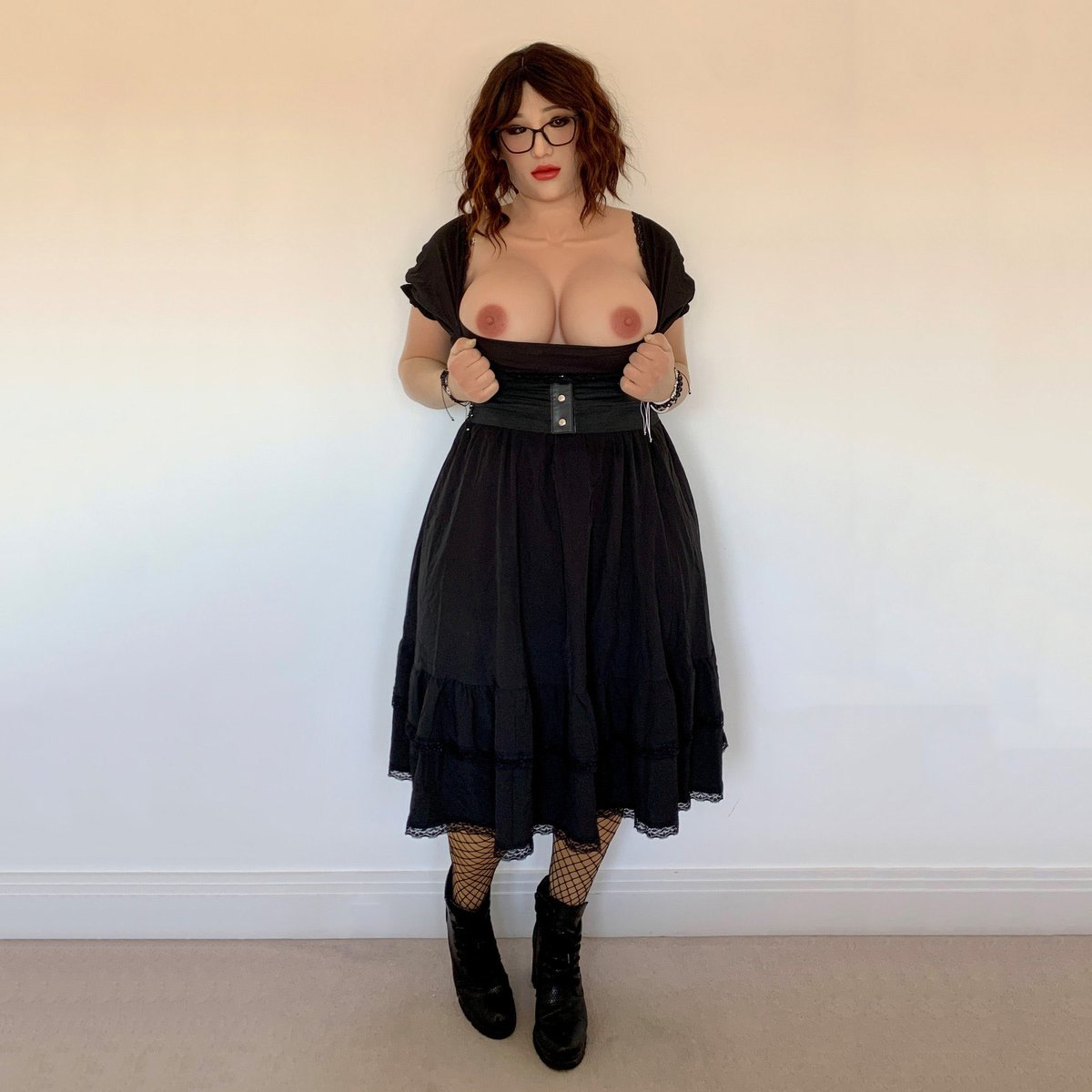 emdewer's tweet photo. #femalemask #femalemasking #femalemasker  #femalemaskdoll #siliconemask #roanyer #maletofemaletransformation #maletofemale #crossdressers https://t.co/rDIvxzBagL