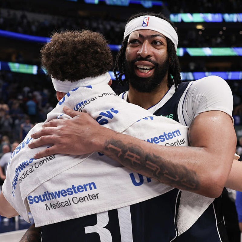 RTNBA's tweet image. Thoughts on this proposed Anthony Davis trade, by @ringer 

Pistons receive:
• Anthony Davis
• Klay Thompson

Mavericks receive:
• Jaden Ivey
• Tobias Harris
• Ron Holland II
• Isaiah Stewart