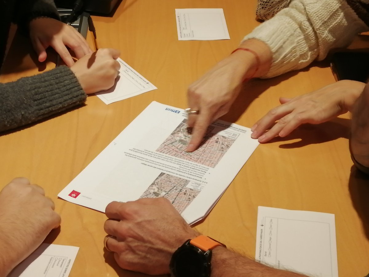 eidossocial's tweet photo. Ahir va tenir lloc la darrera reunió plenària del #Consell de la Vila de @SantJoanV amb la visita de @sindicdegreuges, l'exposició de diferents temes d'interès per la vila i el debat de la ciutadania. #participacio #eidosds https://t.co/UOQU8iP8DR