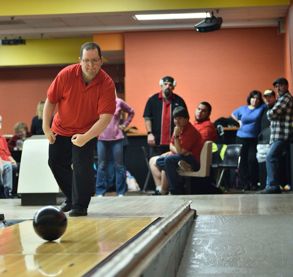 SONewHampshire's tweet photo. 🎳 Good luck to all athletes competing in this weekend’s State Bowling Tournament across NH! Candlepin & ten pin action at 9 venues statewide — and our Team NH bowlers hit the lanes in Manchester Saturday! ❤️
🔗 https://t.co/xx4ewSZCjD
#SONH #TeamNH https://t.co/zxeOGXuMn0