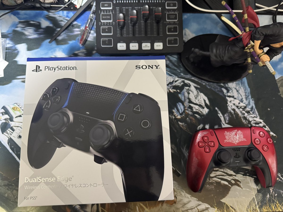 roto0623's tweet photo. こんばんはーつん

一昨日からPS5のコントローラー調子悪かったから買い直しましたー

狩友さんからのオススメもあってEdge
買ってみました😊

新しいのってテンション上がる(٩Üو)↑
ではひと狩りｲｯﾃｷﾏｰｽ ε=ﾍ( *'з')ﾉ https://t.co/5U9QsZFCRz