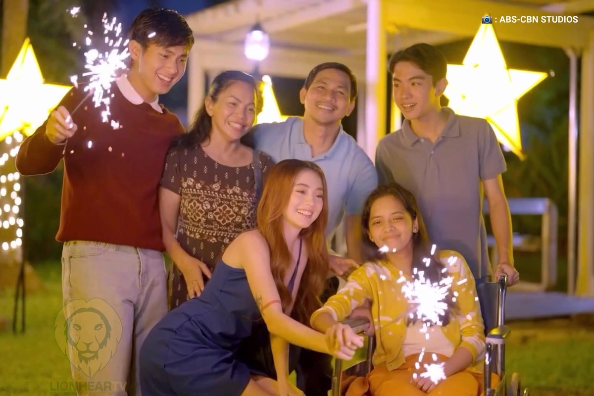 JeffOGarcia47's tweet image. Gaya ng sparkles, nagliliwanag na talaga ang career nila! From a trending digital series, to a huge film debut on MMFF, hnaggang sa mga endorsement at mall shows, damn! Dami nang napatunayan ng #JMFyang at we know, they still have a lot to prove. Kudos to you, two!

#LoveJoyHope