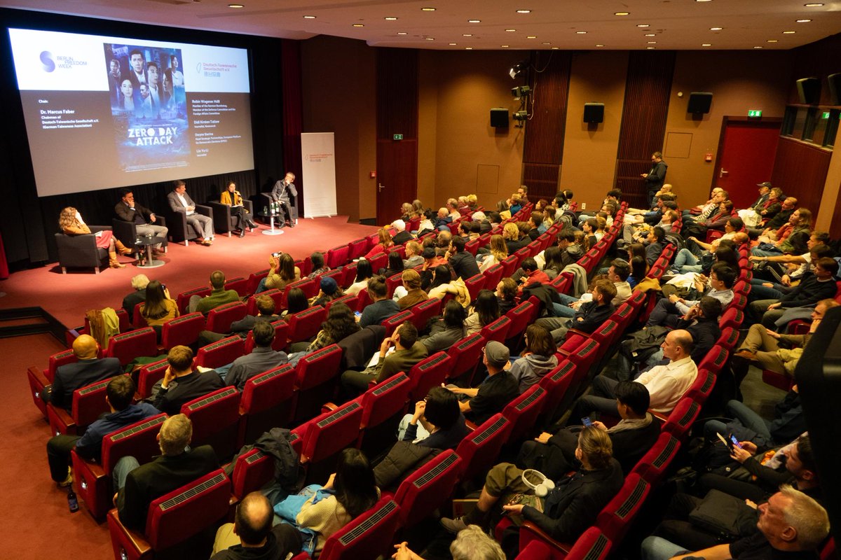 Zero Day Attack Fills the Cinema:  
President Tsai Ing-wen attends screening for welcome-note 🇹🇼🤝🇩🇪

deutsch-taiwanische-gesellschaft.de/en/nicht-kateg…