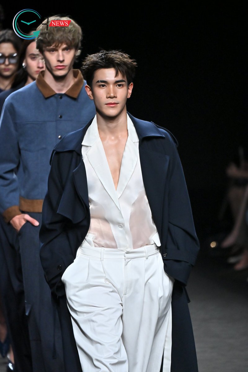 _twentyfournew_'s tweet image. #โฟ้ดโฟ้ด ร่วมเดินแฟชั่นโชว์ให้แบรนด์  Studio Unknown บนรันเวย์ ELLE Fashion Week 2025

MODEL FOURTH IN EFW 2025
#STUDIOUNKNOWNxFOURTH
#Fourthnattawat #โฟร์ทณัฐวรรธน์