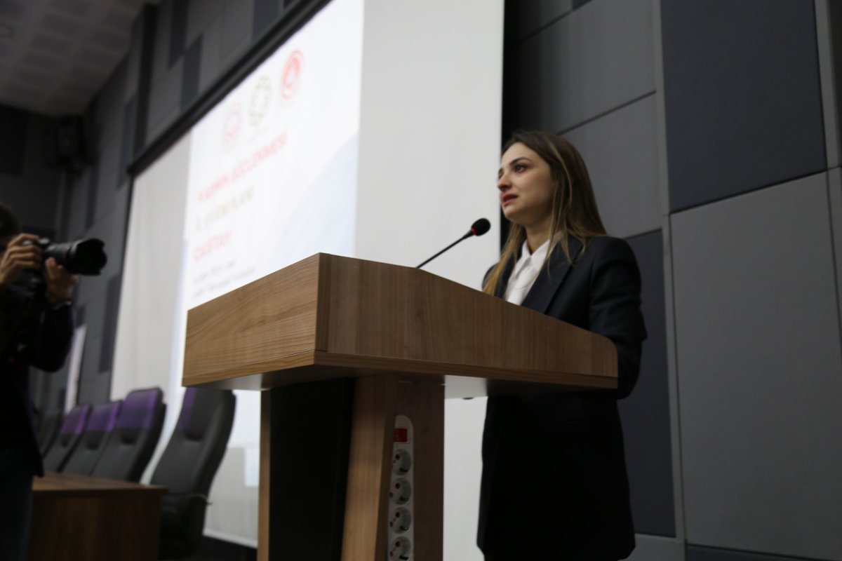 Kadının Güçlenmesi İl Eylem Planı Çalıştayı Üniversitemizde Gerçekleşti

Mardin Valiliği koordinasyonunda düzenlenen çalıştay, üniversitemizin ev sahipliğinde geniş katılımla tamamlandı.

Vali Yardımcısı Büşra Uçar Koyun ve MAÜ Rektör Yardımcısı Prof. Dr. Yusuf Doğan, kadınların