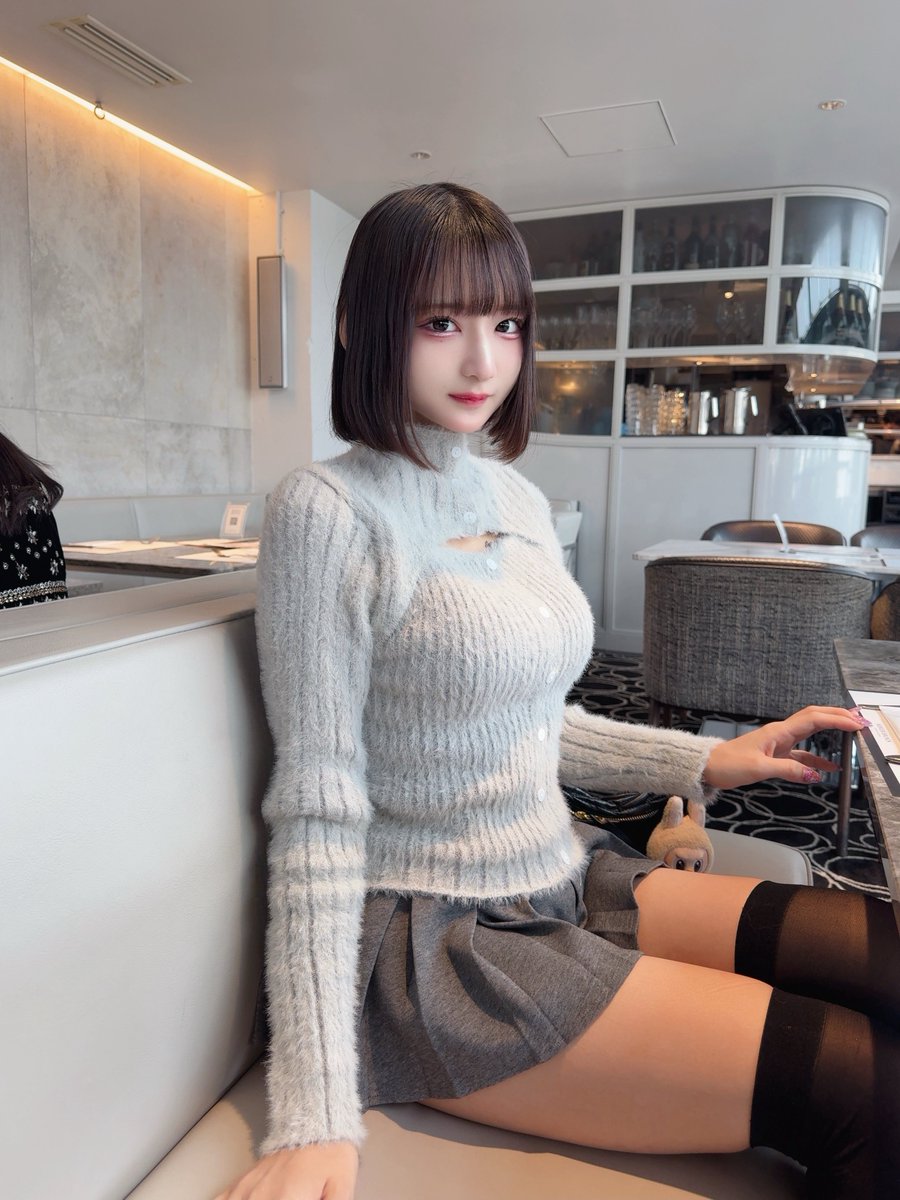 ミニスカとボブとニーハイです💭