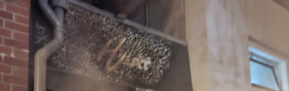 In de nacht van dinsdag 11 op woensdag 12 november heeft een explosie plaatsgevonden bij een uitgaansgelegenheid aan de Kerksteeg. Niemand raakte gelukkig gewond, maar de schade is groot. 
gorkumsnieuws.nl/hulpdiensten/2…