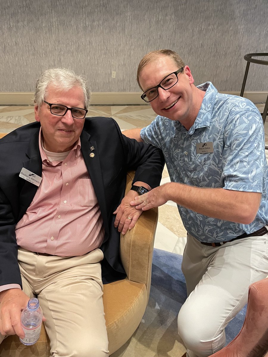 Happy Birthday to one of the greatest #CommunutyBank fighter and defenders I know!
⁦<a href="/BankPres/">Preston Kennedy</a>⁩ 
#Presss with a capital S
#JASGTTAT