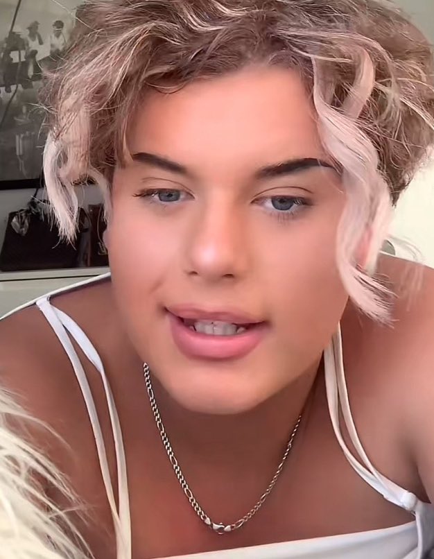 allypallyxcx's tweet photo. the way this is them now: https://t.co/OAq1YFpKdg