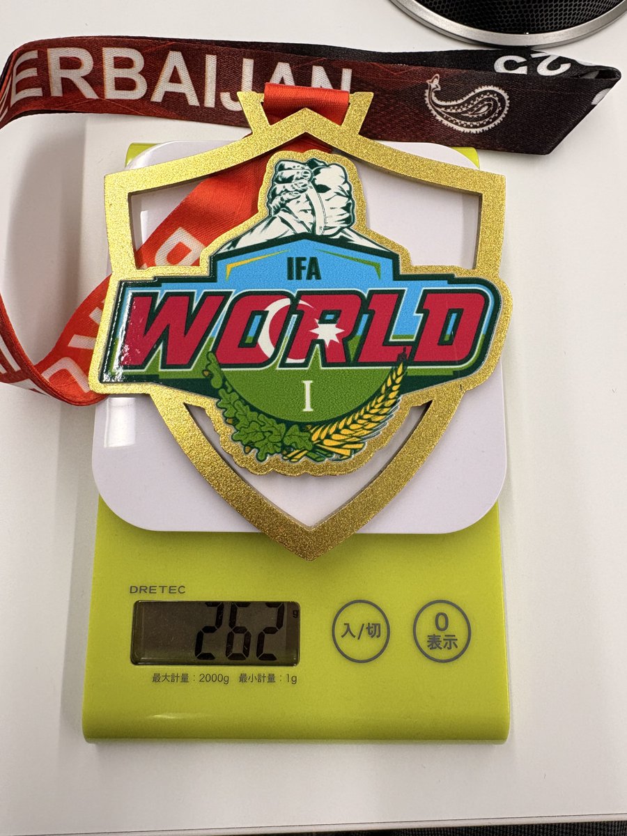 最近は、取引先などでメダル🥇🥈を 見たいとの事で、両方持つと