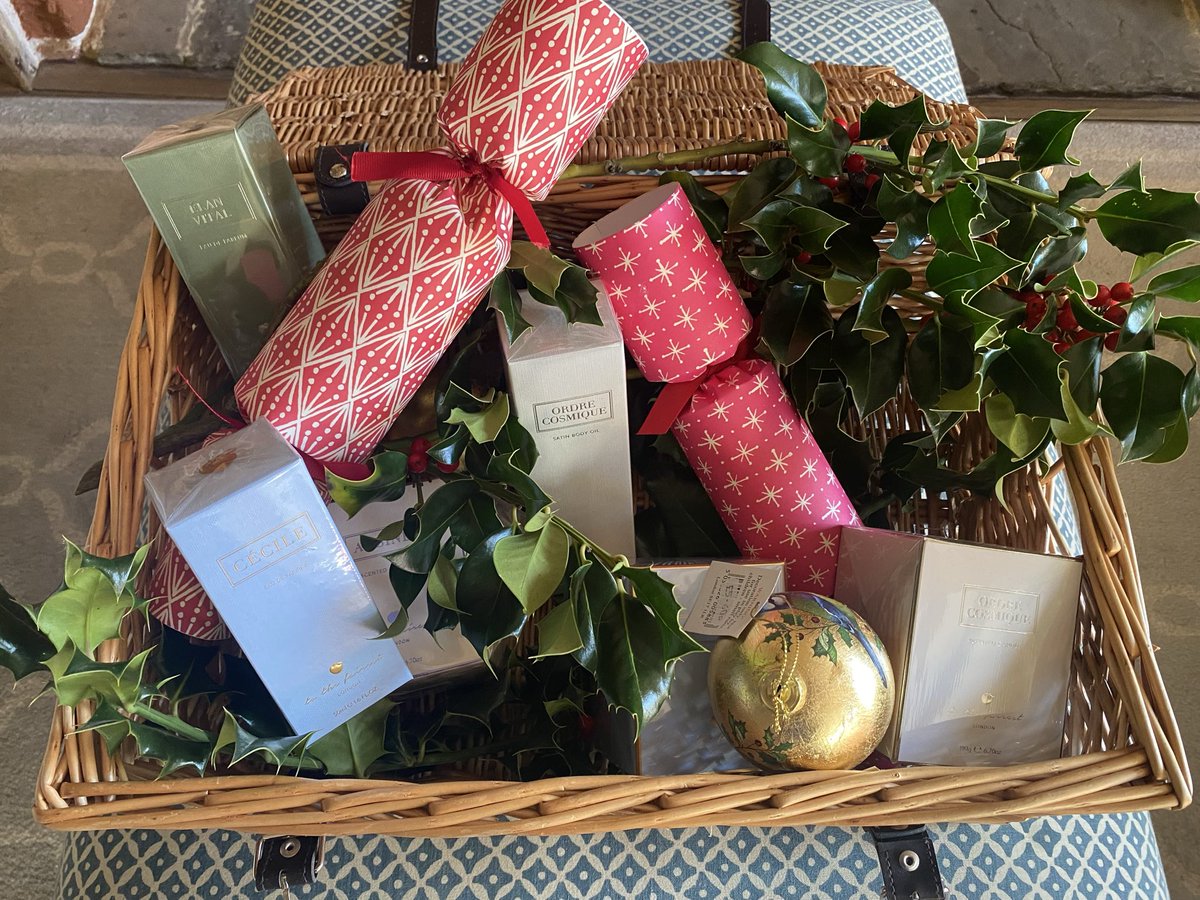 LondonPerfume's tweet image. Handpick your favourite fragrances and create a bespoke Gift Set from our range. Product bundles include super savings 🎁  tothefairest.com/collections/gi…