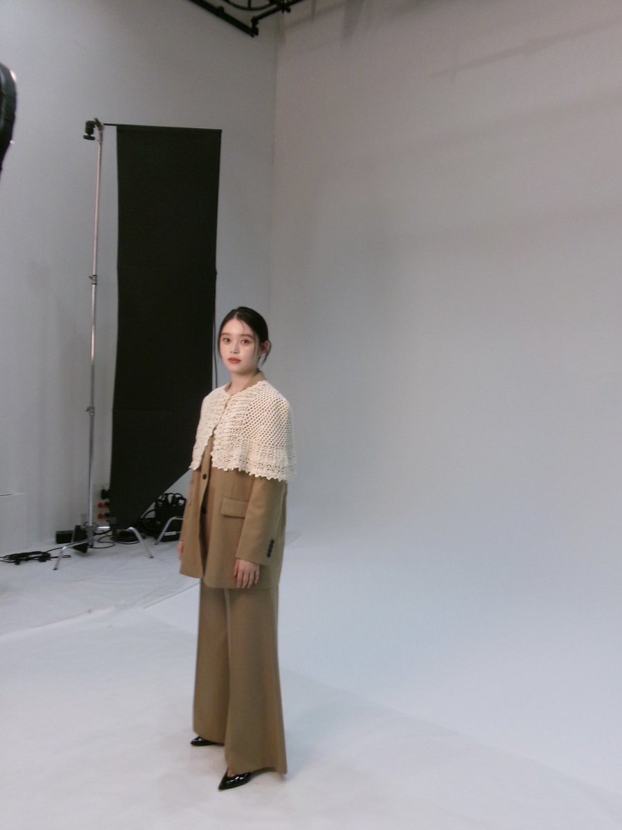 takaishi__akari's tweet image. 「美的 」1月号
表紙を務めさせていただきました。
とても嬉しいです。ありがとうございます！
３つとも違う雰囲気なのでヘアメイクの変化も含めて楽しい撮影でした。11/21発売です☺︎ #美的