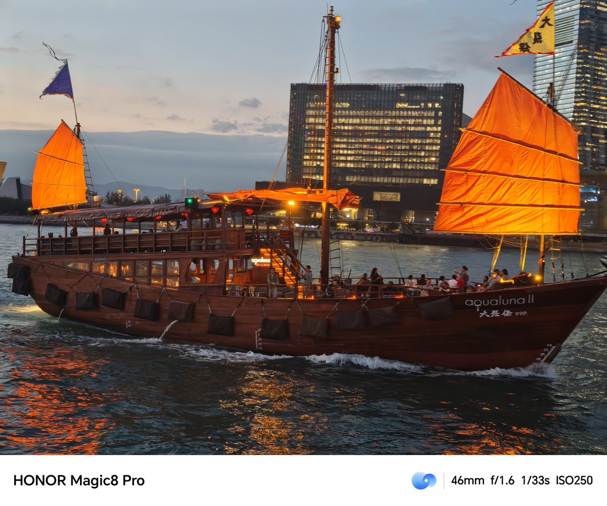 nirave's tweet image. 🤯🤯 Reuploading some photos from the @Honorglobal @UKHonor #Magic8Pro as they weren&apos;t high res before.

This is a BANGER of a camera and I&apos;m blown away by its abilities, especially at night and with portraits in zoom.

This could be the Pro camera phone of the year, ngl. 🤯🤯