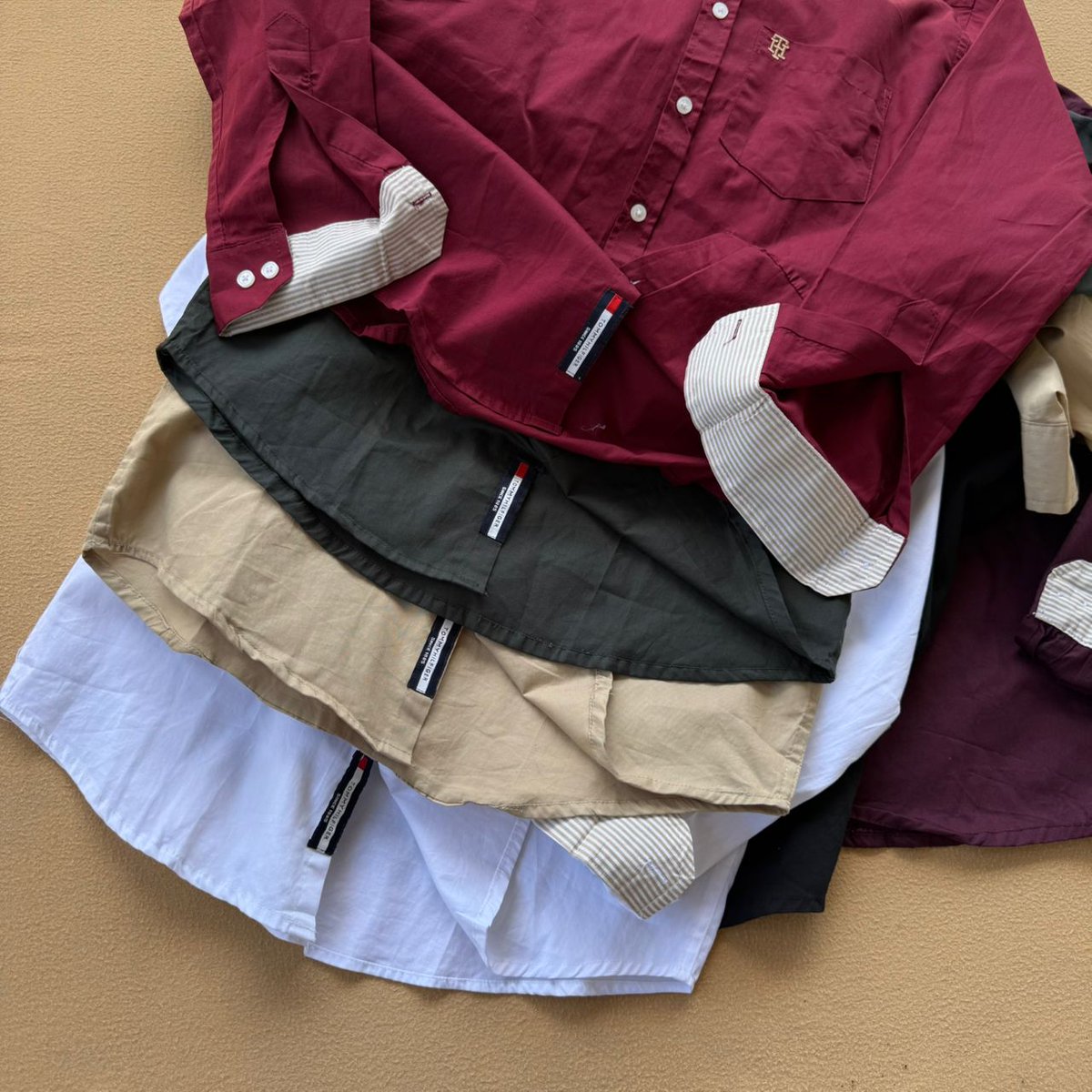 *SHIRT TOMMY HILFIGER*
*SIZE M- L- XL- 2XL*
*Bei 30,000/-*

Call/WHATSAPP: 255694201676
We do delivery