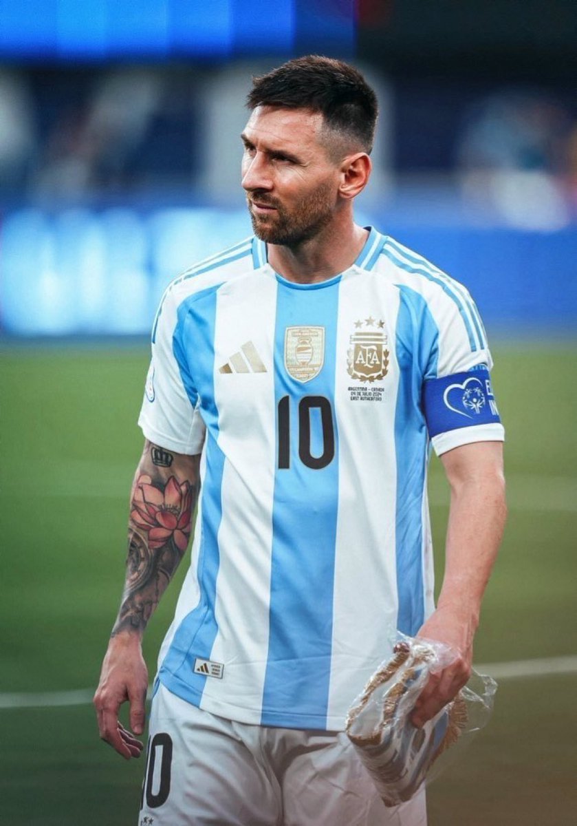 ربي يمدد في عمرك الكروي يا ميسي