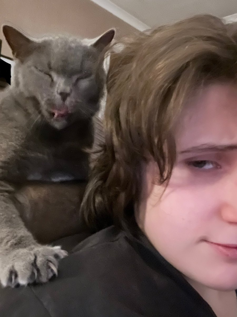 Me and the silly creature I have for some reason ignore how fucking greaseball I look but this is the only pic of my face I will ever ever post