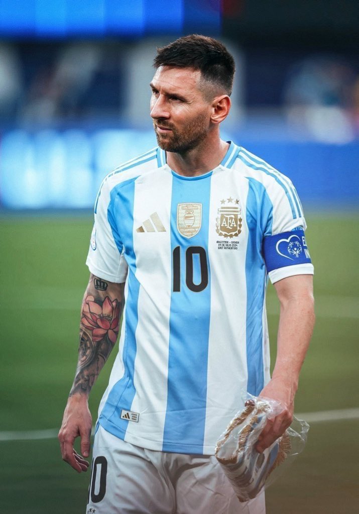 895 هدف
401 اسيست

جنون كروي غير مسبوق