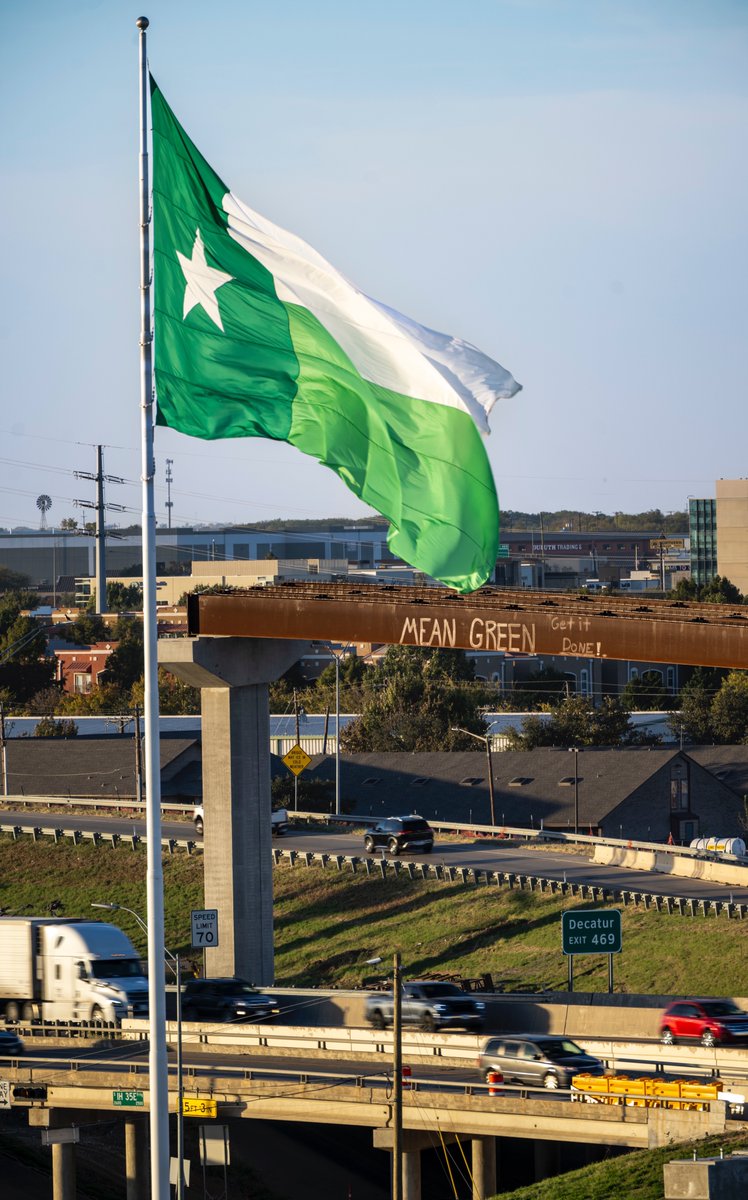 MeanGreenSports's tweet image. Happy Mean Green Friday! 

We appreciate the support @TxDOTDallas! 🚧 🏗️

#GMG🦅 | @UNTsocial