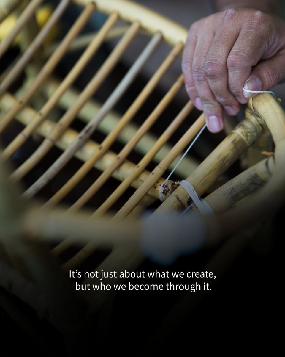 aworldview2's tweet image. Belonging begins with what we create by hand.
Each piece carries the warmth of its maker and the stories that unite us.

🔗 Donate now at awrldvew.com | Follow @aworldview2

#aworldview #supportartisans #handmadecommunity #craftedwithcare #culturalheritage #slowcraft