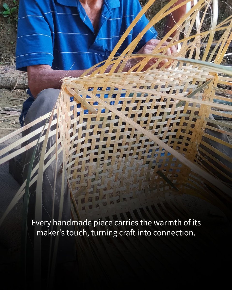 aworldview2's tweet image. Belonging begins with what we create by hand.
Each piece carries the warmth of its maker and the stories that unite us.

🔗 Donate now at awrldvew.com | Follow @aworldview2

#aworldview #supportartisans #handmadecommunity #craftedwithcare #culturalheritage #slowcraft