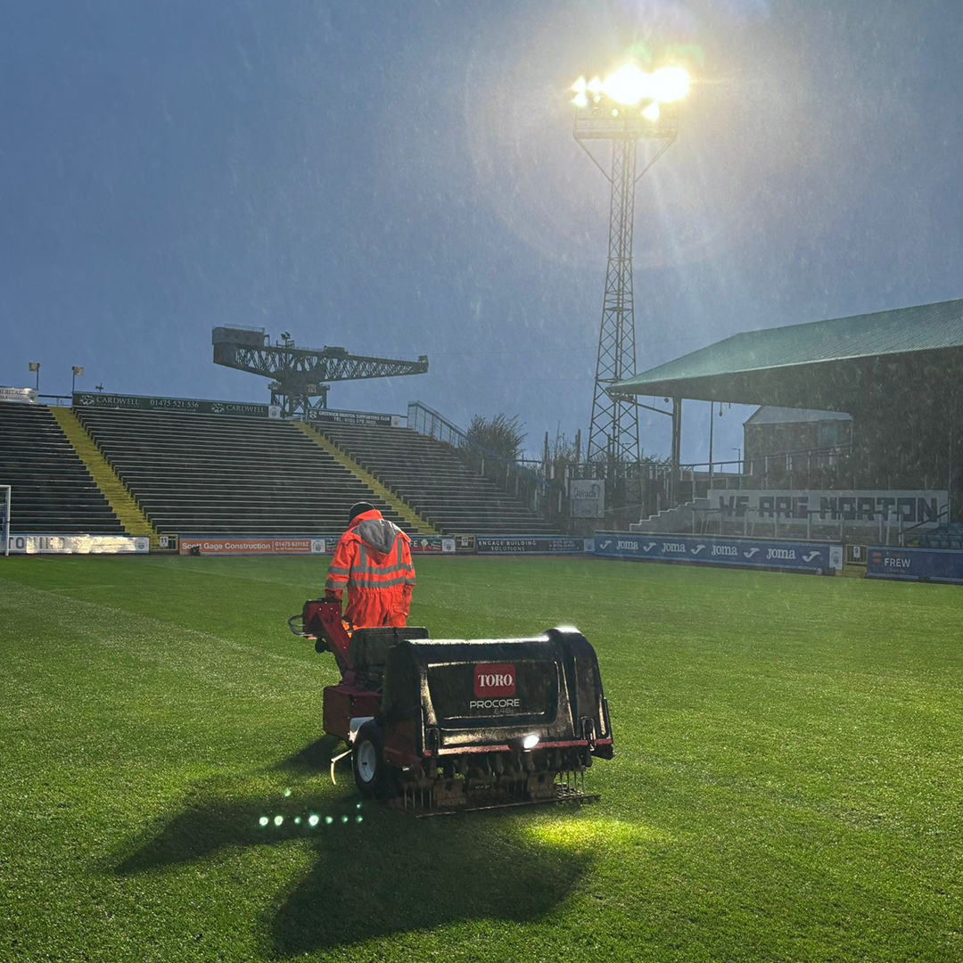 Morton_FC's tweet photo. ❄️ Winter Pitch Work
 
A big thank you to the team at Allgrass Turf Care who have recently worked alongside Head Groundsman, Adam Henderson, to carry out pitch improvements at Cappielow during this break from home games ⚽️🌱. https://t.co/V0zerDPw9O