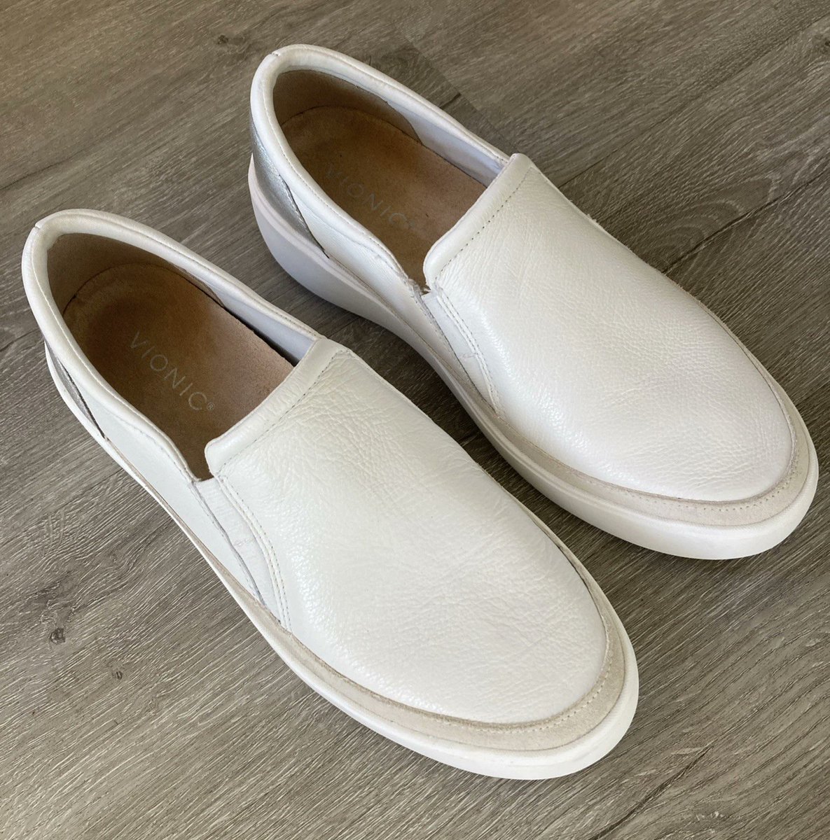 DiscountsWear's tweet image. FOR SALE
VIONIC KEARNY WHITE LEATHER SLIP ON COMFORT
SHOES SIZE 9.5 WOW!
#vionic #vionicshoes #womenvionickearnyshoes #christmas #namebrandshoes #travel #cruise #comfortshoes #shoes #womensshoes #fashionshoes #shoeaddict #life #coffee 

WEARITAGAIN DISCOUNTS | eBay Stores