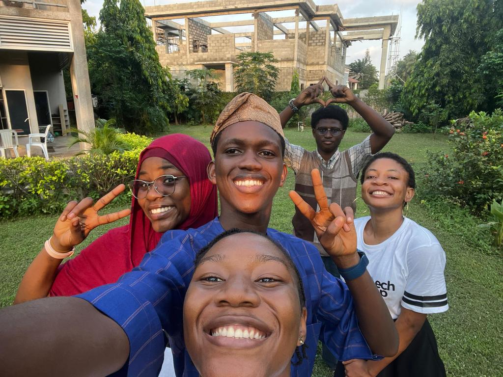 OsinakuPromise's tweet image. I&apos;m really looking forward to the amazing stuff we&apos;ll do 🙂‍↕️ @Adam__Lawal @Ladipoe737 @PhenomenalMuan