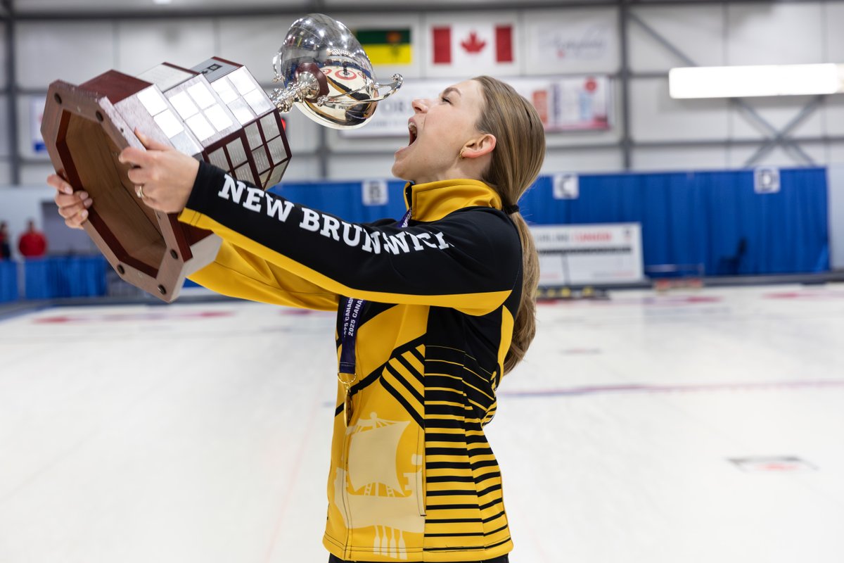 CurlingCanada's tweet image. Throwing it back to last weekend&apos;s legendary celebration shot with Team New Brunswick&apos;s Katie Vandenborre after the 2025 Canadian Mixed win! 🥌

Taking this mood with us into the weekend 🏆😁

#FlashbackFriday #FBF #CMCC2025