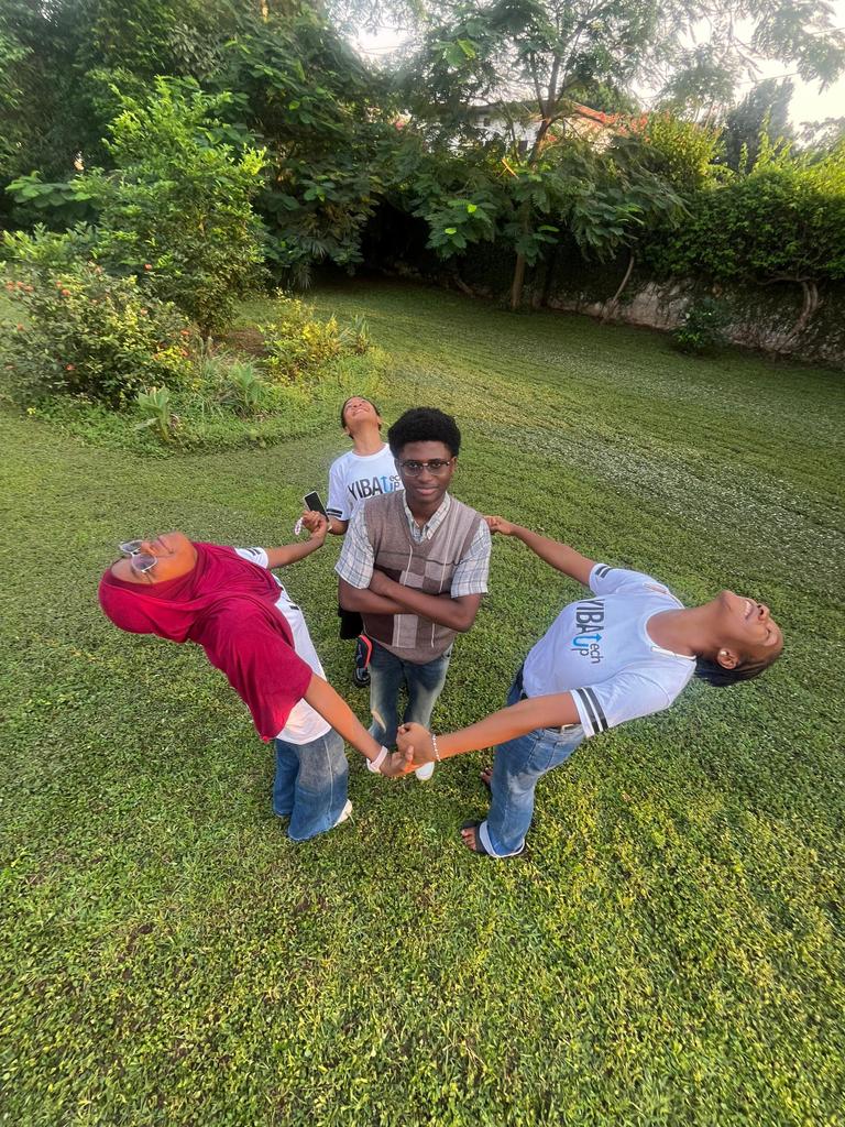 OsinakuPromise's tweet image. All hail king @Ladipoe737