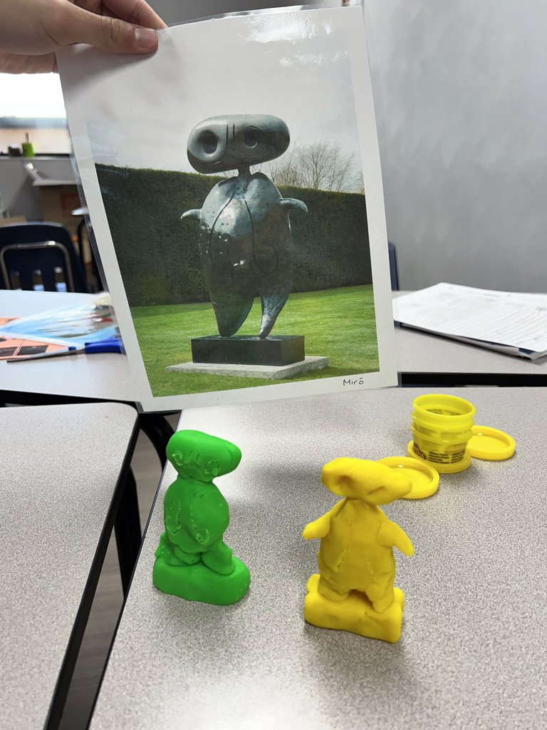 ValleyParkHS's tweet image. 🎨💙 Spanish III got creative this week while learning about Hispanic artists. After studying their styles, students made Play-Doh statue masterpieces inspired by the artwork. Check out their mini creations! 💙🧡 #LimitlessLearning #VPPride